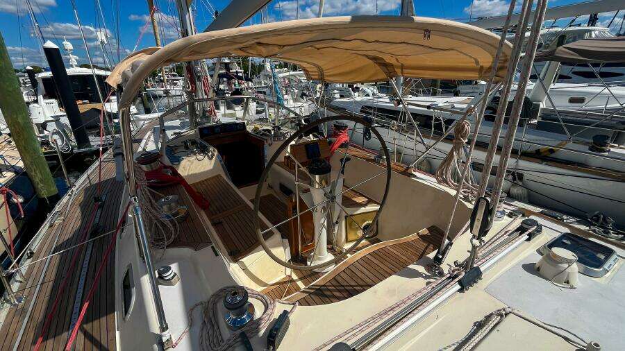 Pacific Pearl 48ft Oyster Yacht For Sale