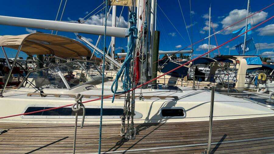 Pacific Pearl 48ft Oyster Yacht For Sale