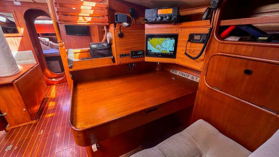Pacific Pearl 48ft Oyster Yacht For Sale
