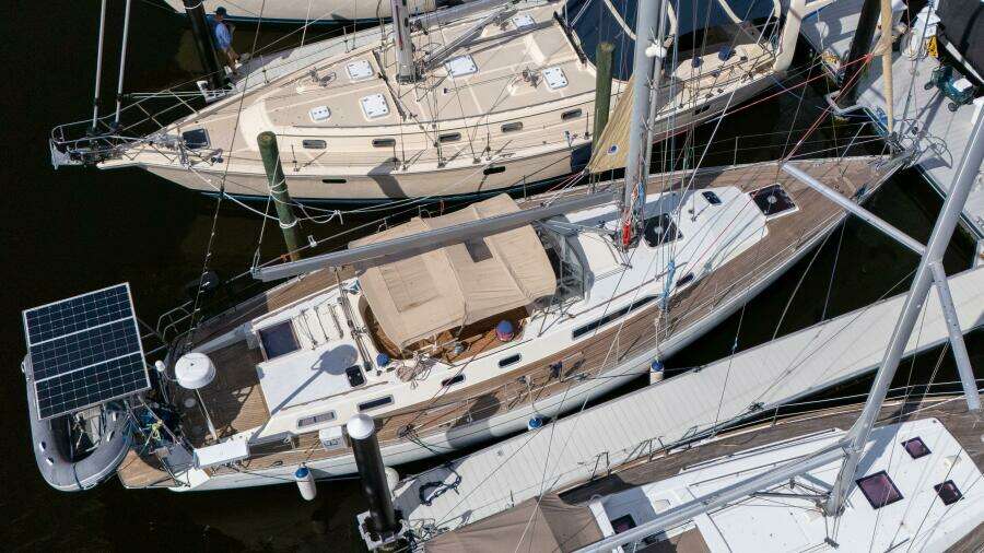 Pacific Pearl 48ft Oyster Yacht For Sale