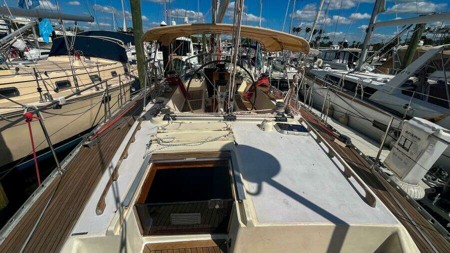 Pacific Pearl 48ft Oyster Yacht For Sale