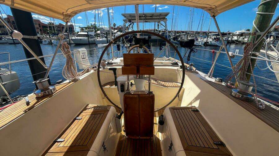 Pacific Pearl 48ft Oyster Yacht For Sale