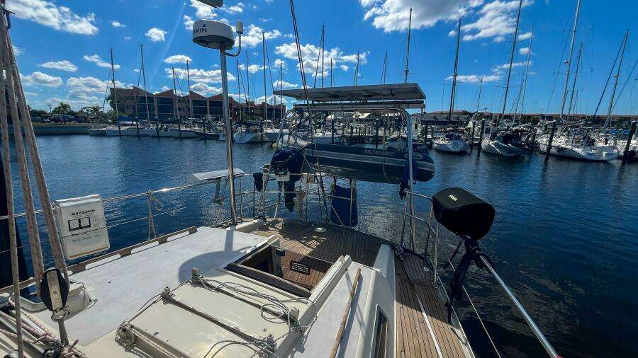 Pacific Pearl 48ft Oyster Yacht For Sale