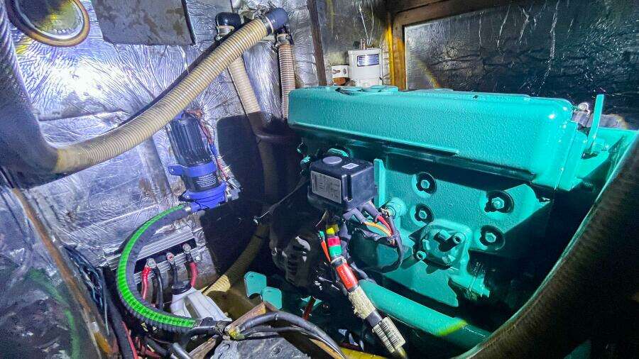 Pacific Pearl 48ft Oyster Yacht For Sale