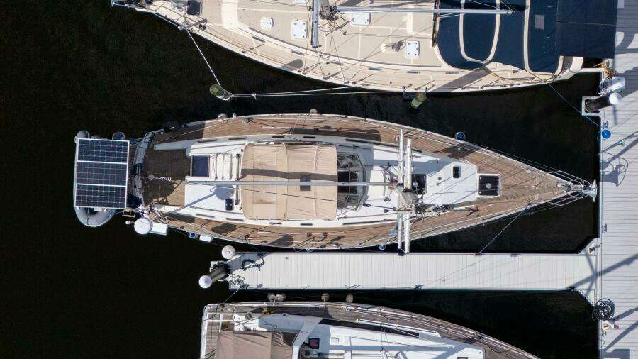 Pacific Pearl 48ft Oyster Yacht For Sale