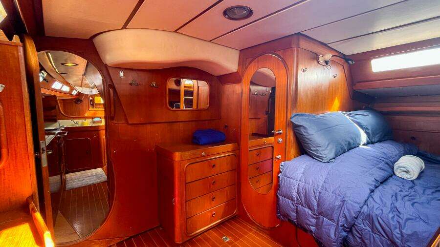 Pacific Pearl 48ft Oyster Yacht For Sale