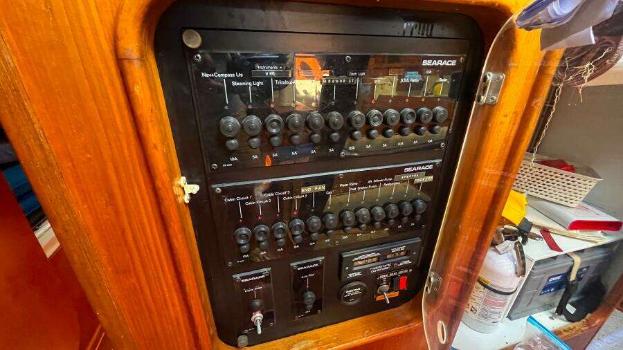 Pacific Pearl 48ft Oyster Yacht For Sale