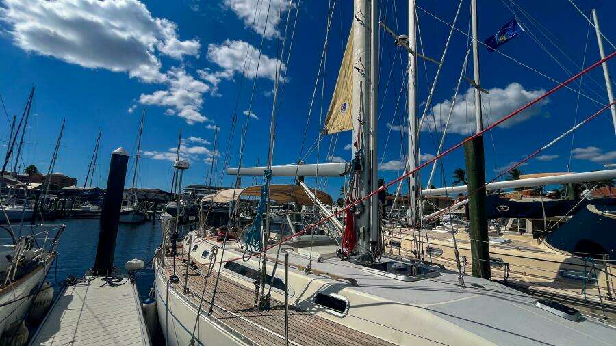 Pacific Pearl 48ft Oyster Yacht For Sale