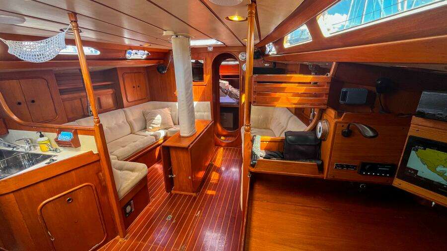 Pacific Pearl 48ft Oyster Yacht For Sale