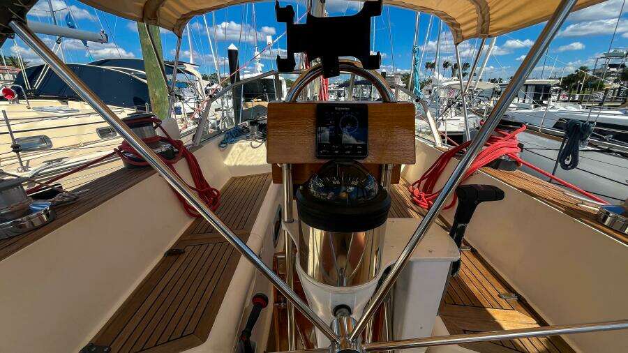 Pacific Pearl 48ft Oyster Yacht For Sale