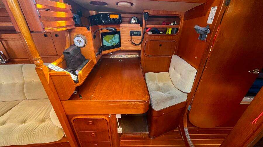 Pacific Pearl 48ft Oyster Yacht For Sale