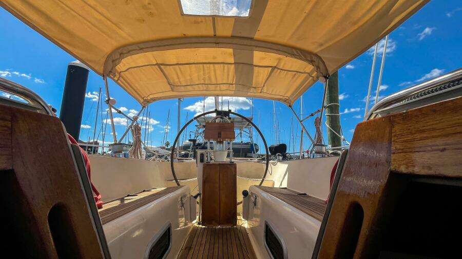 Pacific Pearl 48ft Oyster Yacht For Sale