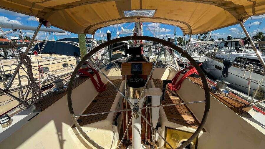 Pacific Pearl 48ft Oyster Yacht For Sale