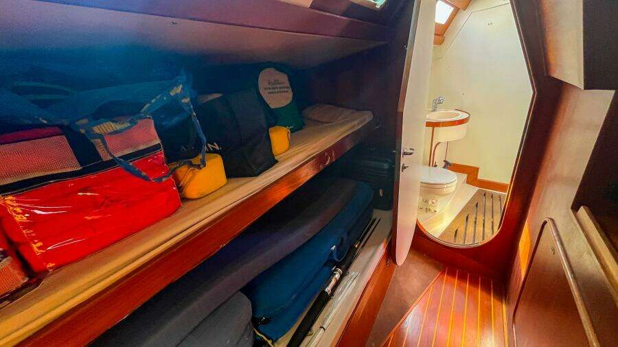 Pacific Pearl 48ft Oyster Yacht For Sale