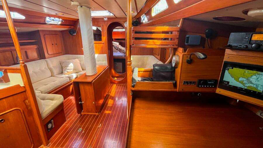 Pacific Pearl 48ft Oyster Yacht For Sale