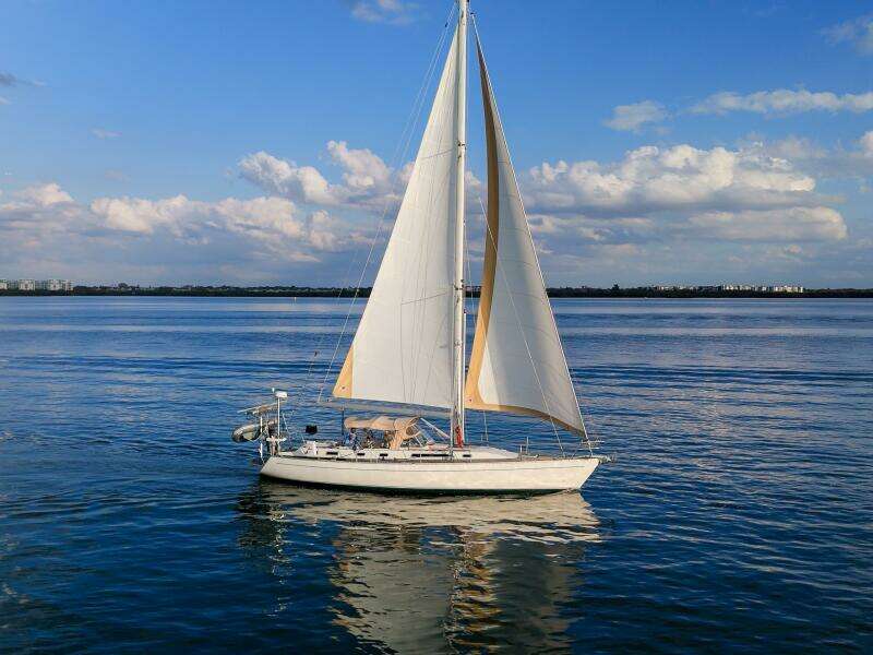 Pacific Pearl 48ft Oyster Yacht For Sale