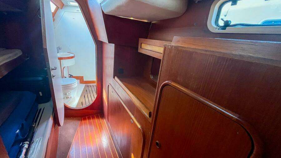 Pacific Pearl 48ft Oyster Yacht For Sale