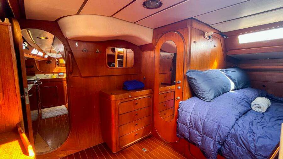 Pacific Pearl 48ft Oyster Yacht For Sale