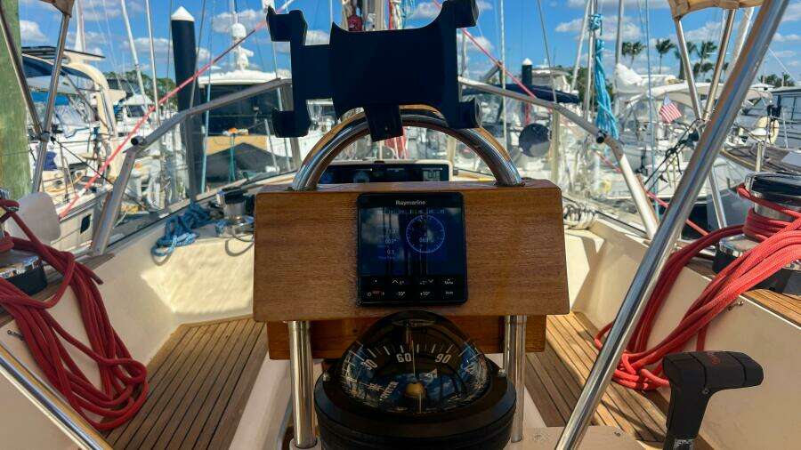 Pacific Pearl 48ft Oyster Yacht For Sale