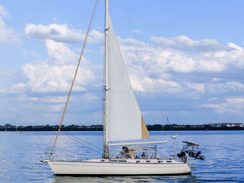 Pacific Pearl 48ft Oyster Yacht For Sale