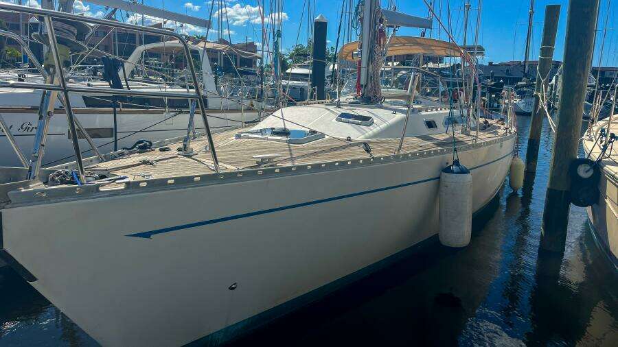 Pacific Pearl 48ft Oyster Yacht For Sale