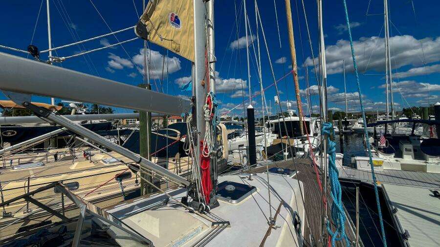 Pacific Pearl 48ft Oyster Yacht For Sale
