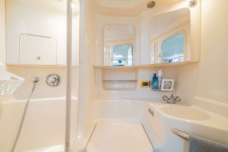 Within Tolerance 40ft Sea Ray Yacht For Sale