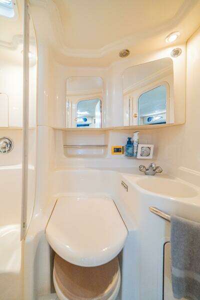 Within Tolerance 40ft Sea Ray Yacht For Sale