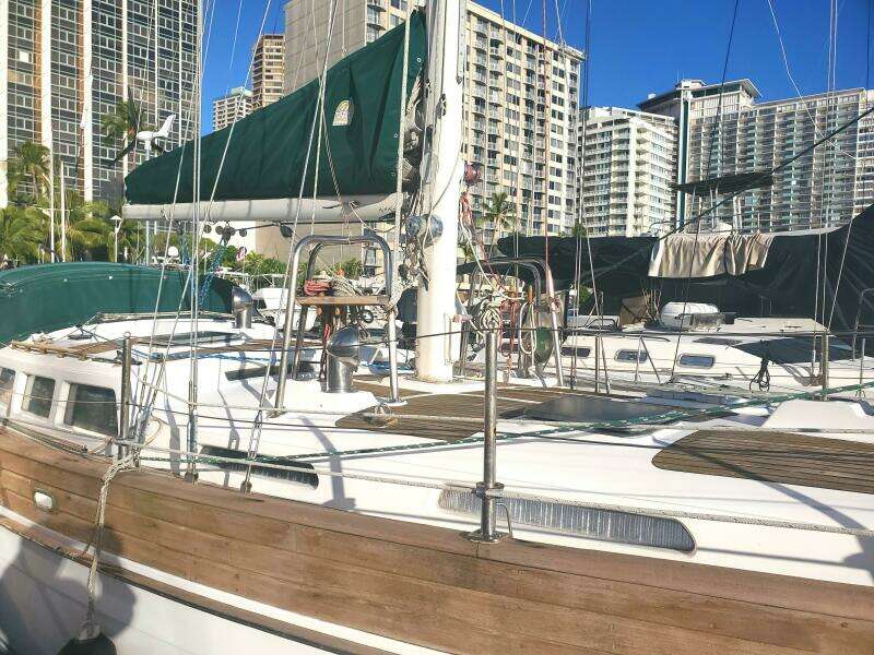 SOLIS 43ft Hans Christian Yacht For Sale