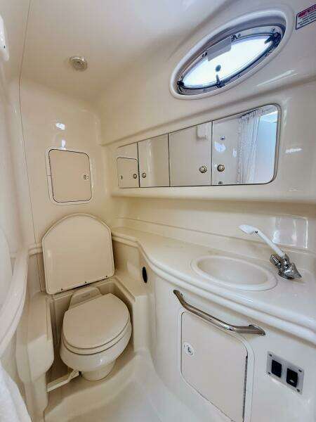 32ft Sea Ray Yacht For Sale
