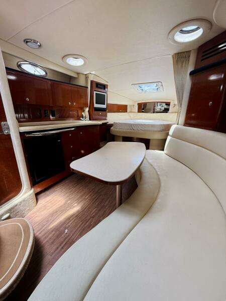 32ft Sea Ray Yacht For Sale