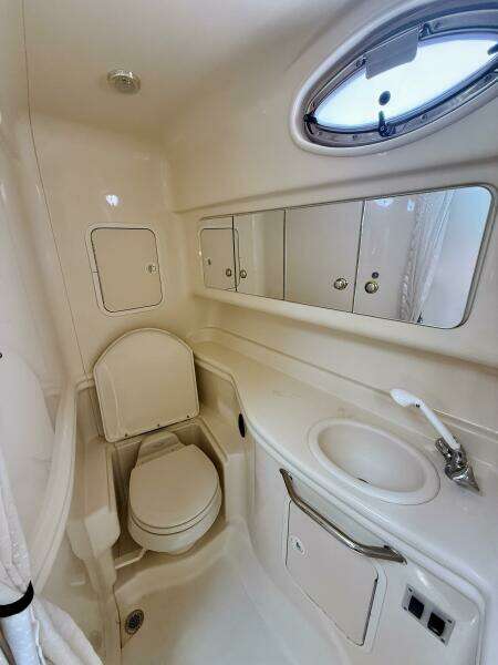 32ft Sea Ray Yacht For Sale