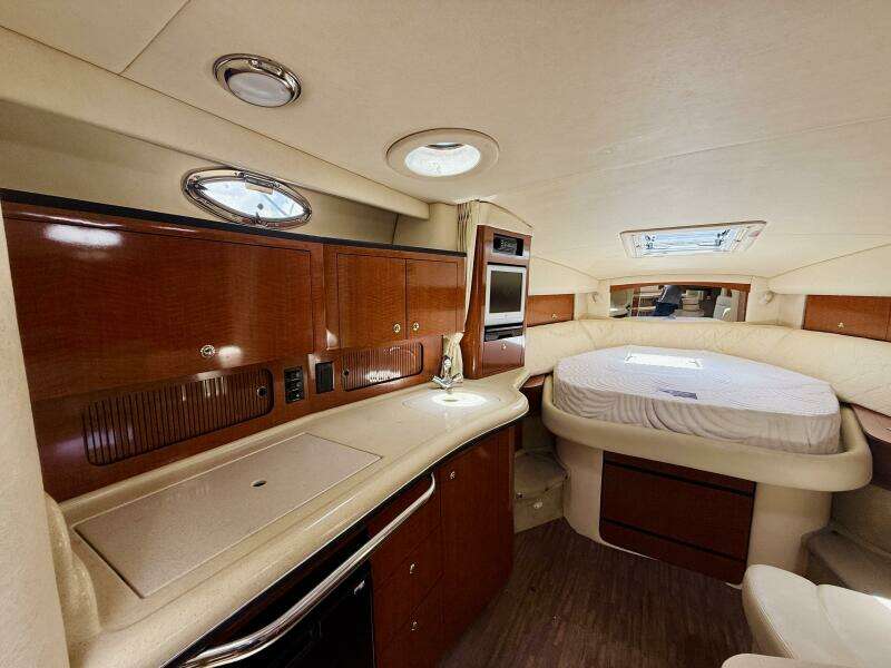 32ft Sea Ray Yacht For Sale