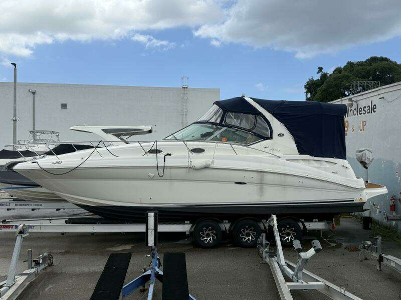 32ft Sea Ray Yacht For Sale
