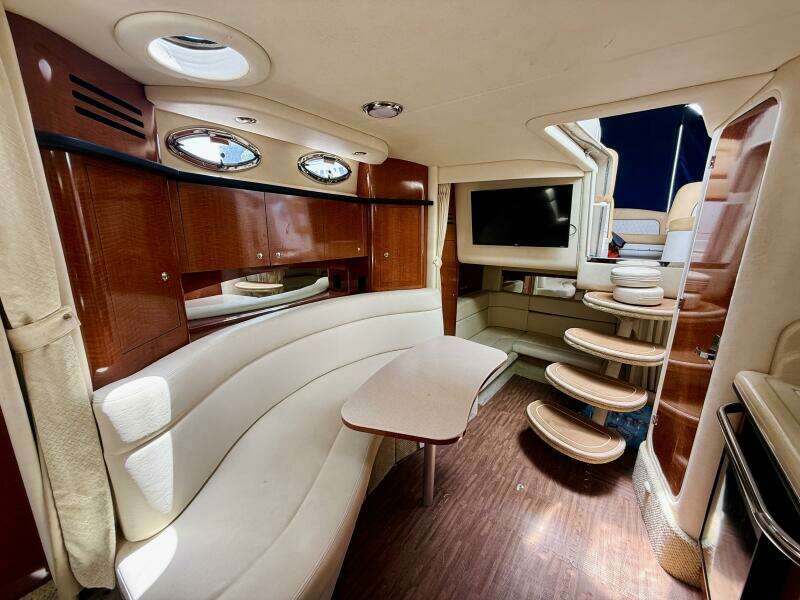 32ft Sea Ray Yacht For Sale