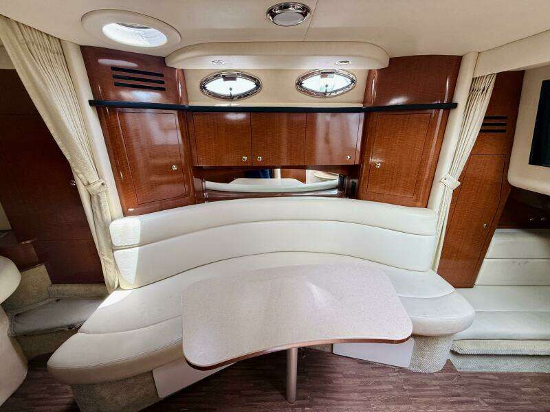 32ft Sea Ray Yacht For Sale