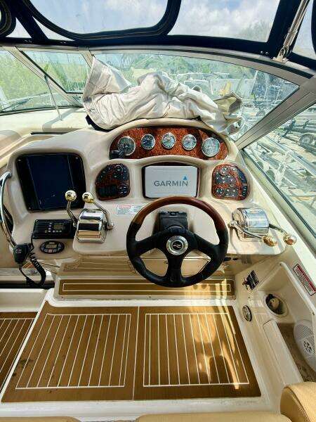 32ft Sea Ray Yacht For Sale