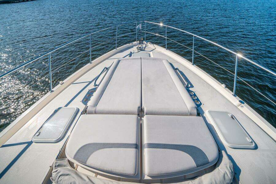 WATER DOG 54ft Riviera Yacht For Sale