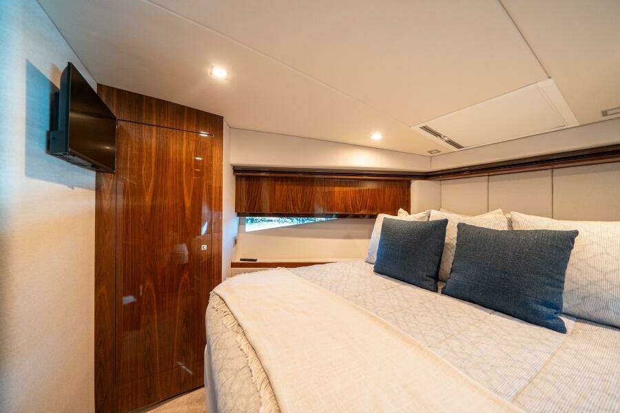 WATER DOG 54ft Riviera Yacht For Sale