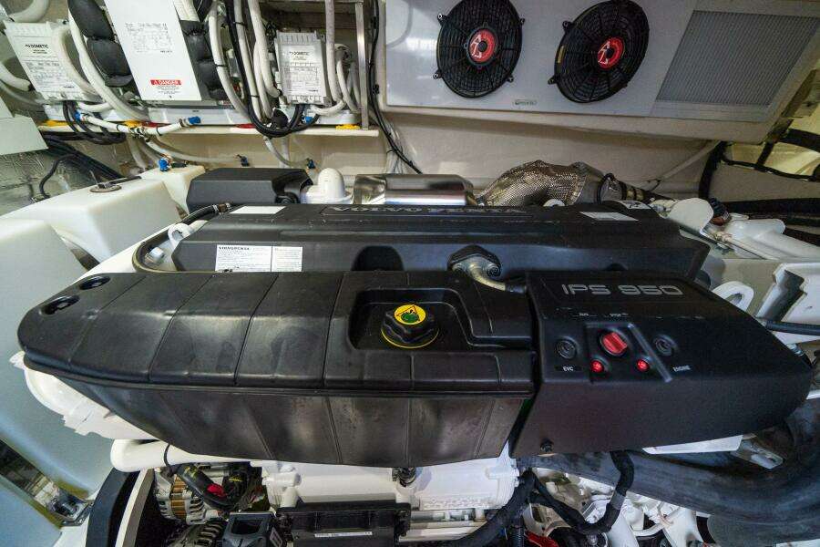 WATER DOG 54ft Riviera Yacht For Sale