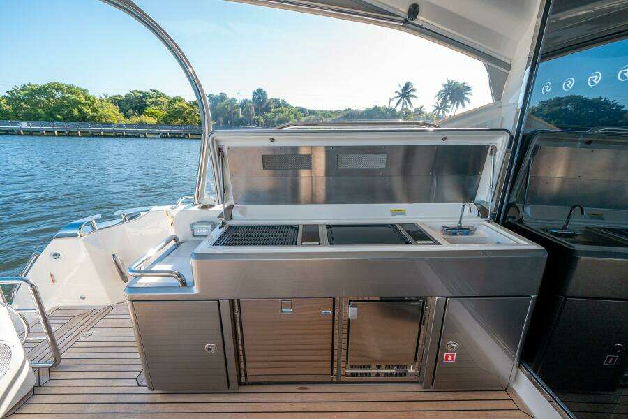 WATER DOG 54ft Riviera Yacht For Sale