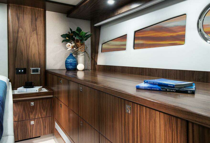 WATER DOG 54ft Riviera Yacht For Sale WATER DOG 54ft Riviera Yacht For Sale