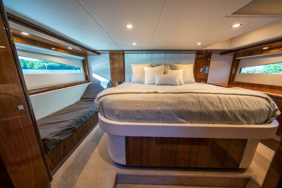 WATER DOG 54ft Riviera Yacht For Sale