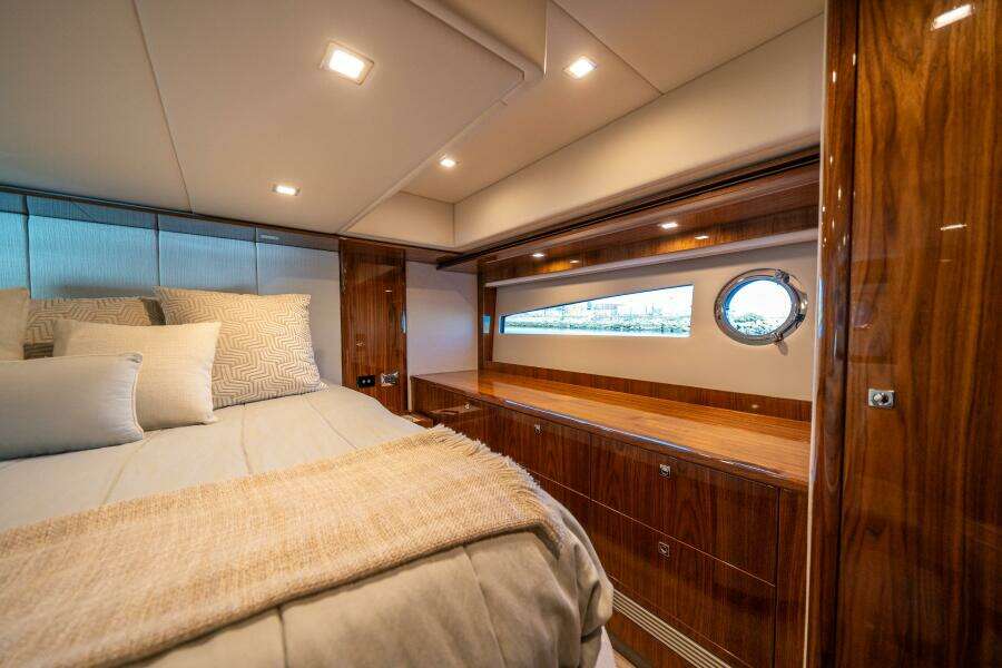 WATER DOG 54ft Riviera Yacht For Sale