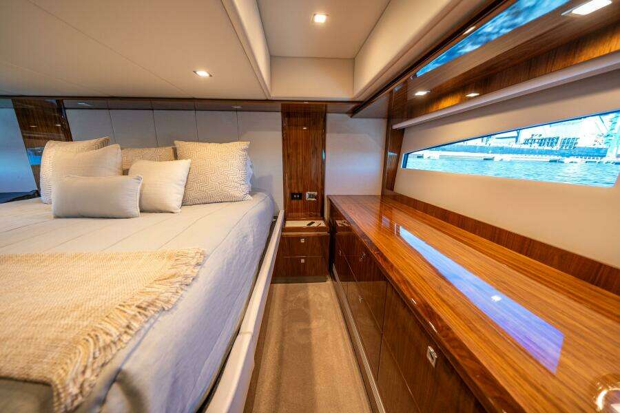 WATER DOG 54ft Riviera Yacht For Sale