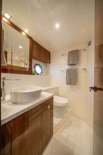 WATER DOG 54ft Riviera Yacht For Sale