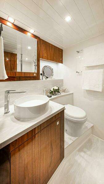 WATER DOG 54ft Riviera Yacht For Sale WATER DOG 54ft Riviera Yacht For Sale