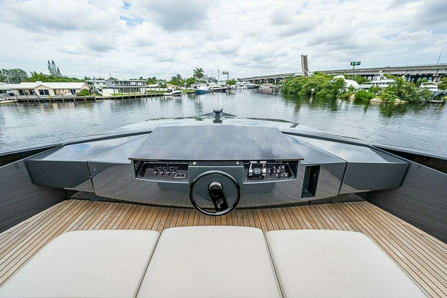 Flybridge Helm  Flybridge Helm