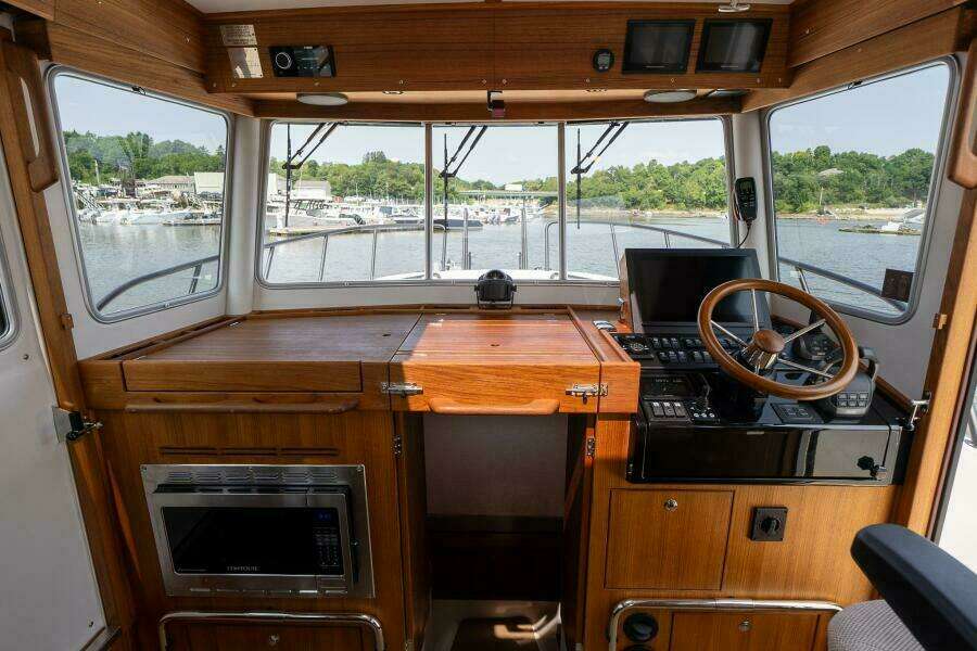 800k    900k Stock 7 32ft Targa Yacht For Sale