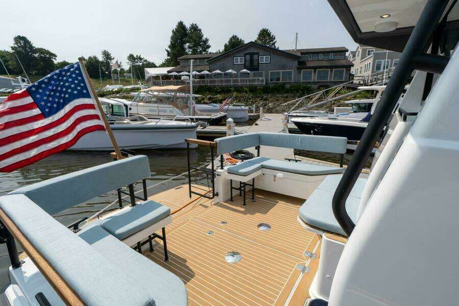 800k    900k Stock 7 32ft Targa Yacht For Sale